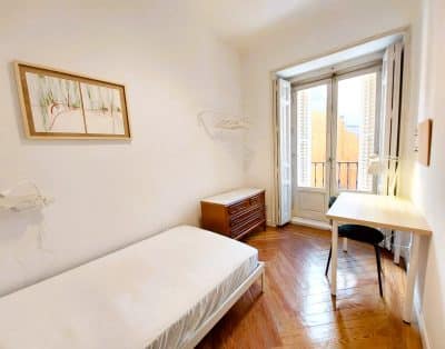 Habitación Individual H5 en C/ Bailén 49, La Latina, Madrid