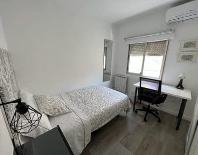 Habitación Individual H2 en calle de Cayetano Pando, Lucero, Madrid