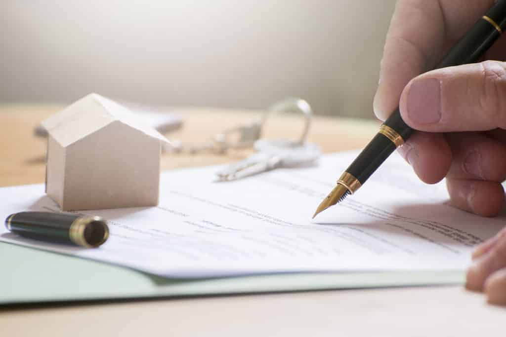 Cláusulas de un contrato de alquiler de viviendas