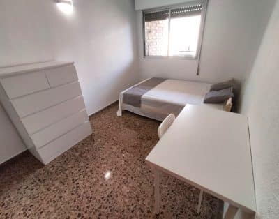 Habitación Individual H4 en C/Amparo Iturbi, Jesús, Valencia